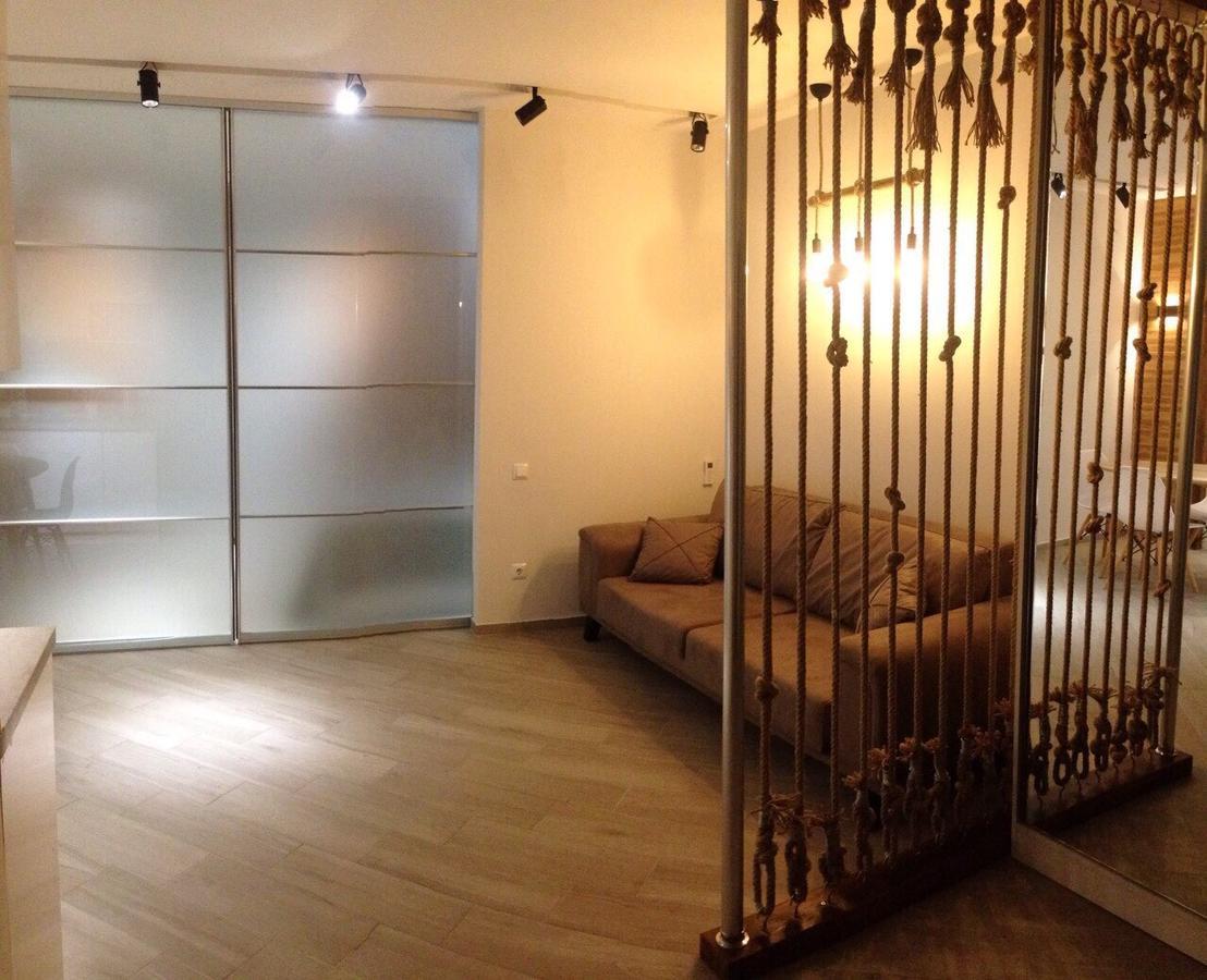 V&A Lux Apartments バトゥーミ エクステリア 写真