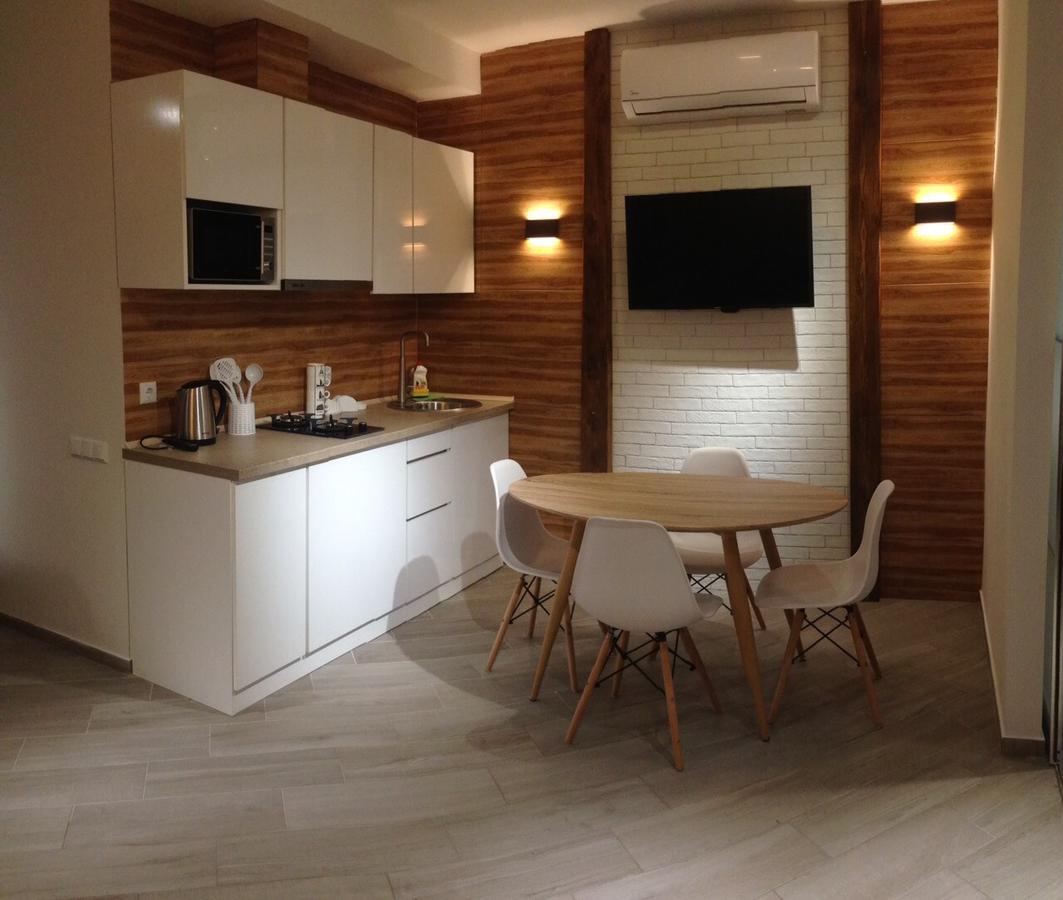 V&A Lux Apartments バトゥーミ エクステリア 写真